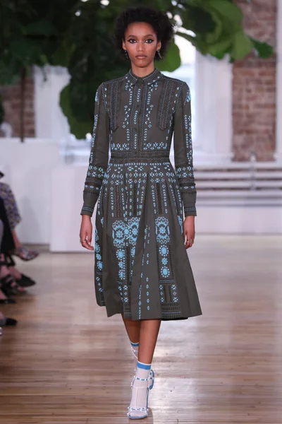 Look 38